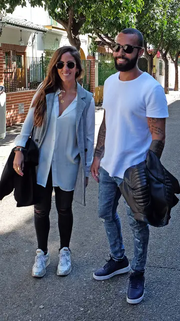 Anabel Pantoja presume de nuevo novio en Sevilla Disfruta junto a Omar Sánchez de la Semana Santa