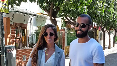Anabel Pantoja presume de nuevo novio en Sevilla Disfruta junto a Omar Sánchez de la Semana Santa