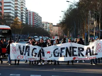 Medio centenar de miembros del CDR en la avenida Meridiana Medio centenar de miembros del CDR en la avenida Meridiana