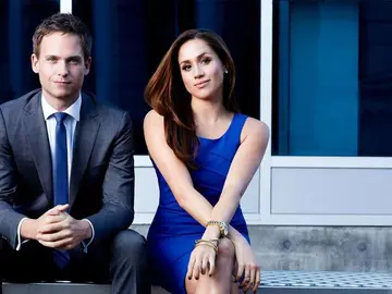 Meghan Markle y Patrick J. Adams en 'Suits' Meghan Markle y Patrick J. Adams en 'Suits'