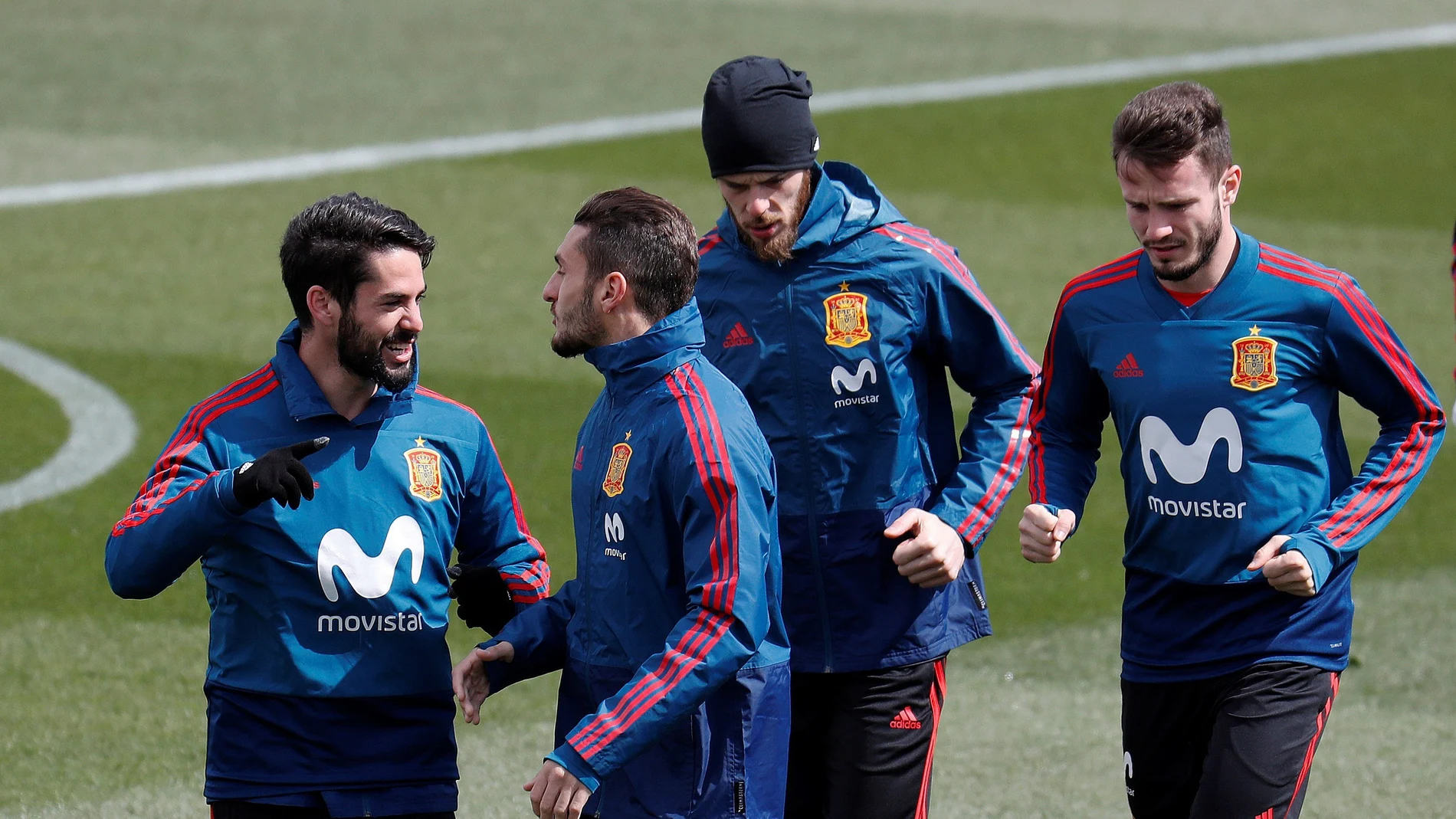 Koke e Isco bromean durante un entrenamiento de la Selección Koke e Isco bromean durante un entrenamiento de la Selección