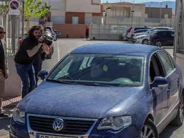 El principal sospechoso sale en coche de las dependencias de la Guardia Civil El principal sospechoso sale en coche de las dependencias de la Guardia Civil