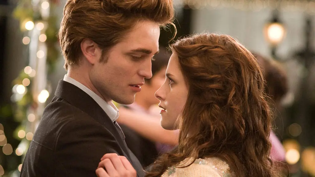 Bella y Edward en 'Crepúsculo' Bella y Edward en 'Crepúsculo'
