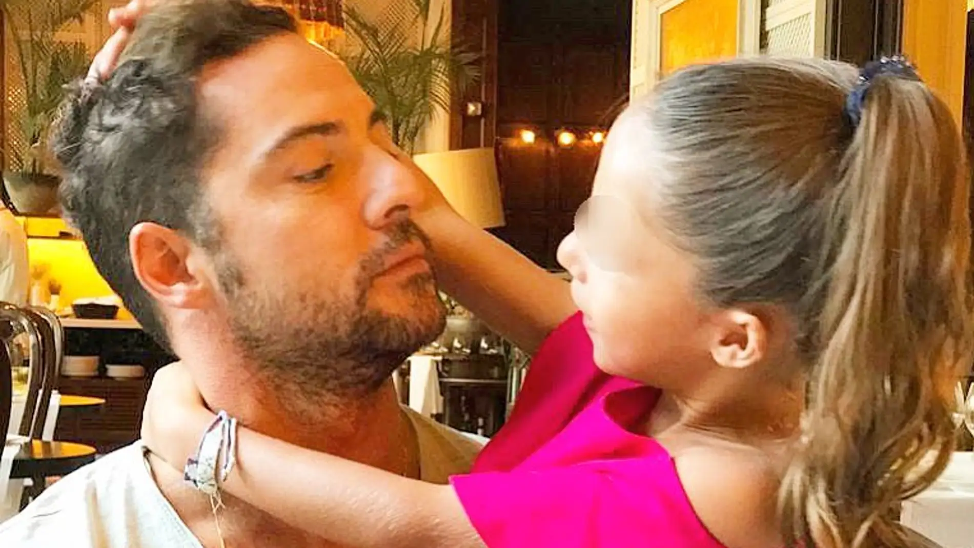 David Bisbal junto a su hija Ella 