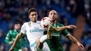 Achraf Hakimi, durante un partido con el Real Madrid