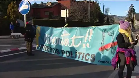 Los CDR cortan varias vías en Puigcerdá Los CDR cortan varias vías en Puigcerdá