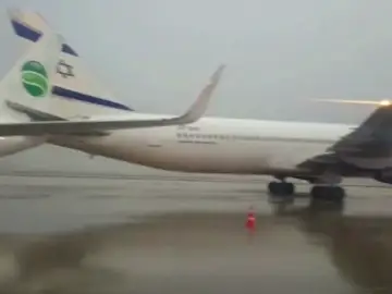Dos aviones de pasajeros chocan en un aeropuerto de Israel Dos aviones de pasajeros chocan en un aeropuerto de Israel