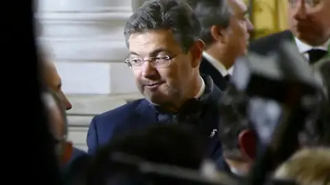 Zoido y Catalá presiden el recorrido de las hermandades del Jueves Santo de Sevilla Zoido y Catalá presiden el recorrido de las hermandades del Jueves Santo de Sevilla