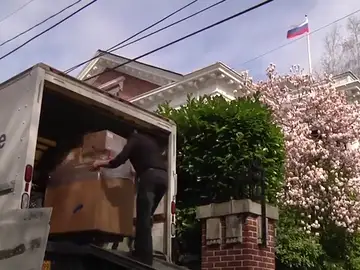 EEUU critica la decisión de Rusia de cerrar su consulado en San Petersburgo y expulsar a 60 diplomáticos EEUU critica la decisión de Rusia de cerrar su consulado en San Petersburgo y expulsar a 60 diplomáticos