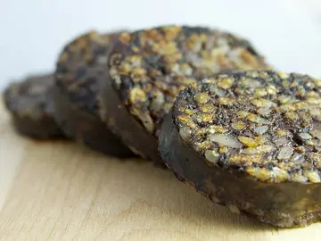 Morcilla de Burgos, una vieja conocida de los paladares extremos. Morcilla de Burgos, una vieja conocida de los paladares extremos.