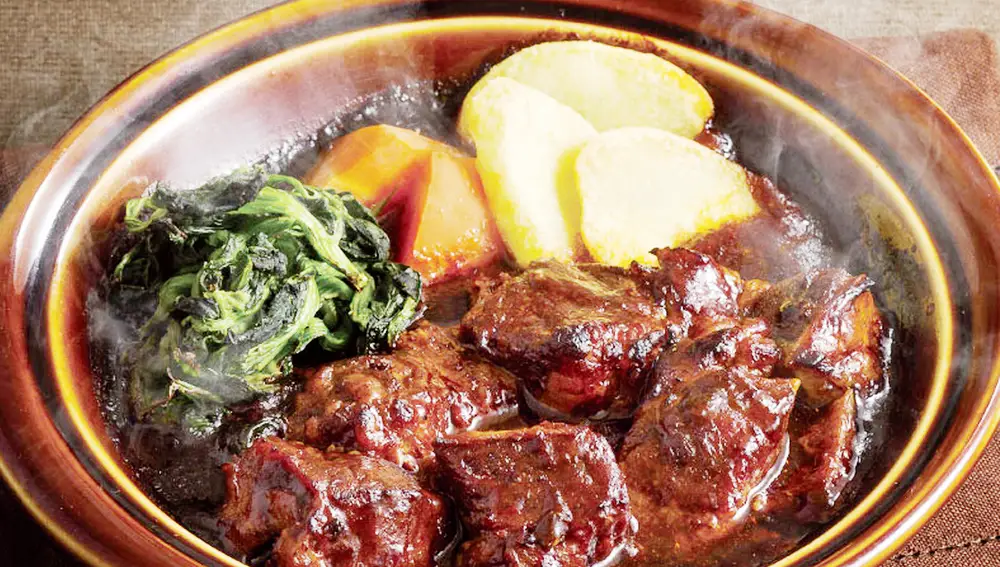 Al rico civet de tradición francesa.