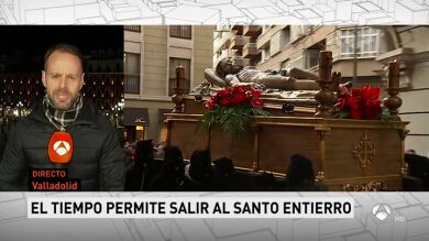 El Cristo Yacente protagoniza la breve procesión del Santo Entierro en Valladolid