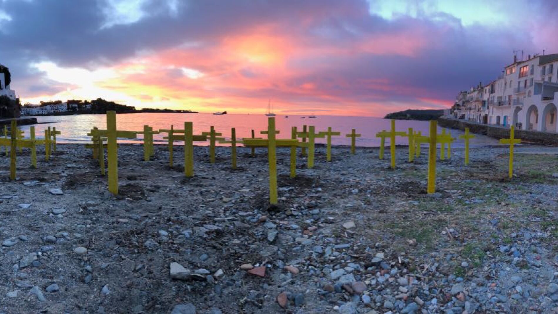 Cruces en la playa