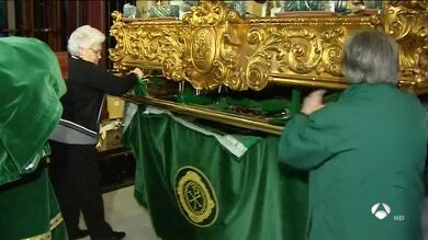 Así es la preparación que hay detrás de cada desfile durante la Semana Santa zaragozana