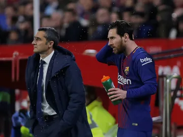 Ernesto Valverde, junto a Lionel Messi Ernesto Valverde, junto a Lionel Messi