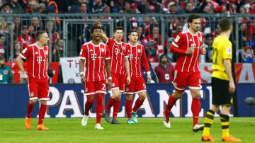 El Bayern celebra un gol ante el Borussia Dortmund