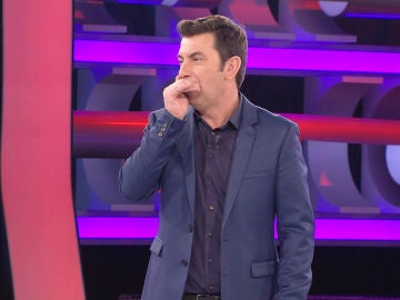 Un concursante de '¡Ahora Caigo!' deja sin palabras a Arturo Valls con su dominio del beat box