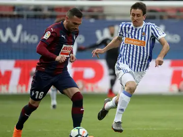 Oyarzabal persigue a Arbilla Oyarzabal persigue a Arbilla
