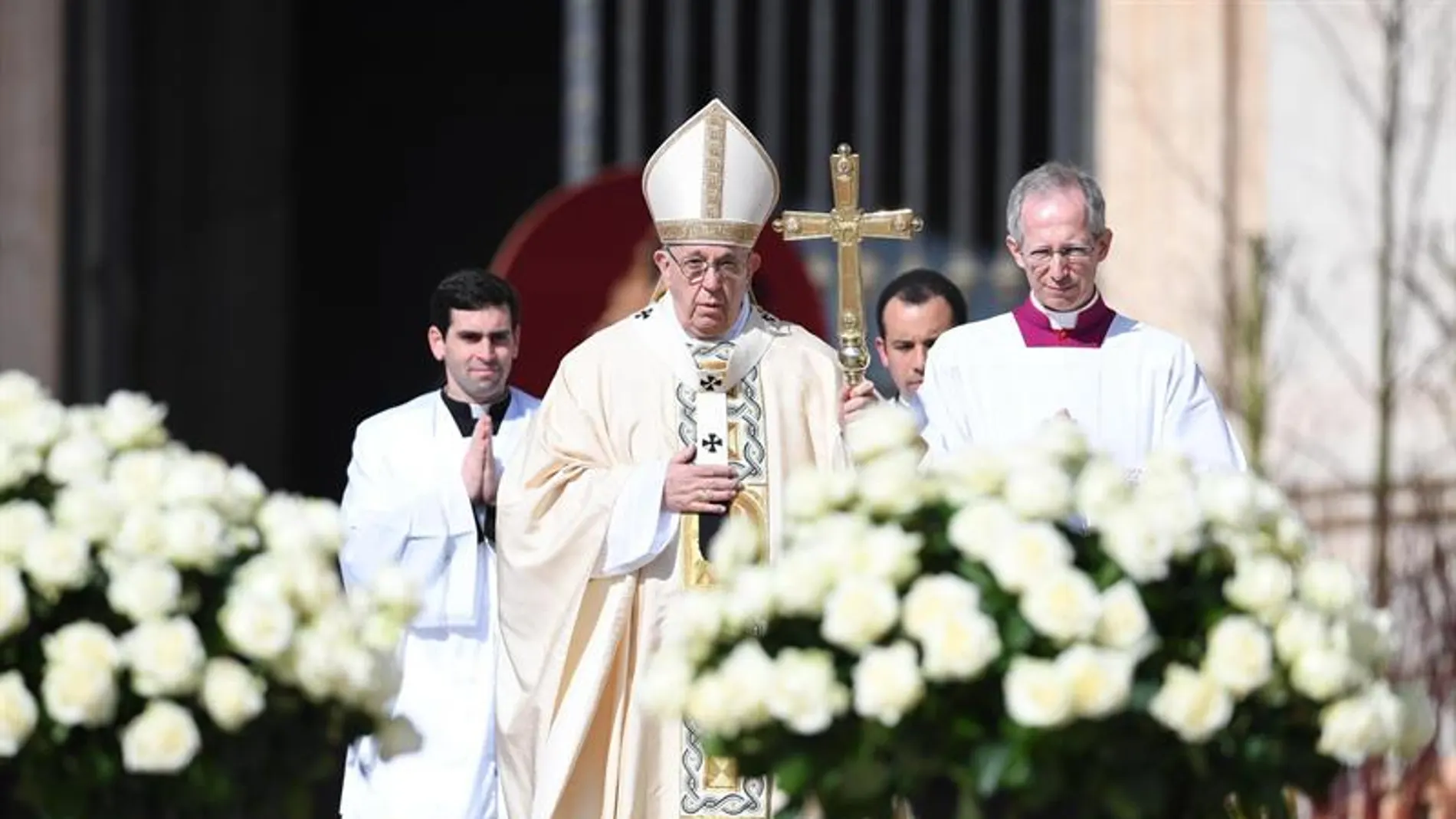 El Papa durante la misa de Pascua El Papa durante la misa de Pascua