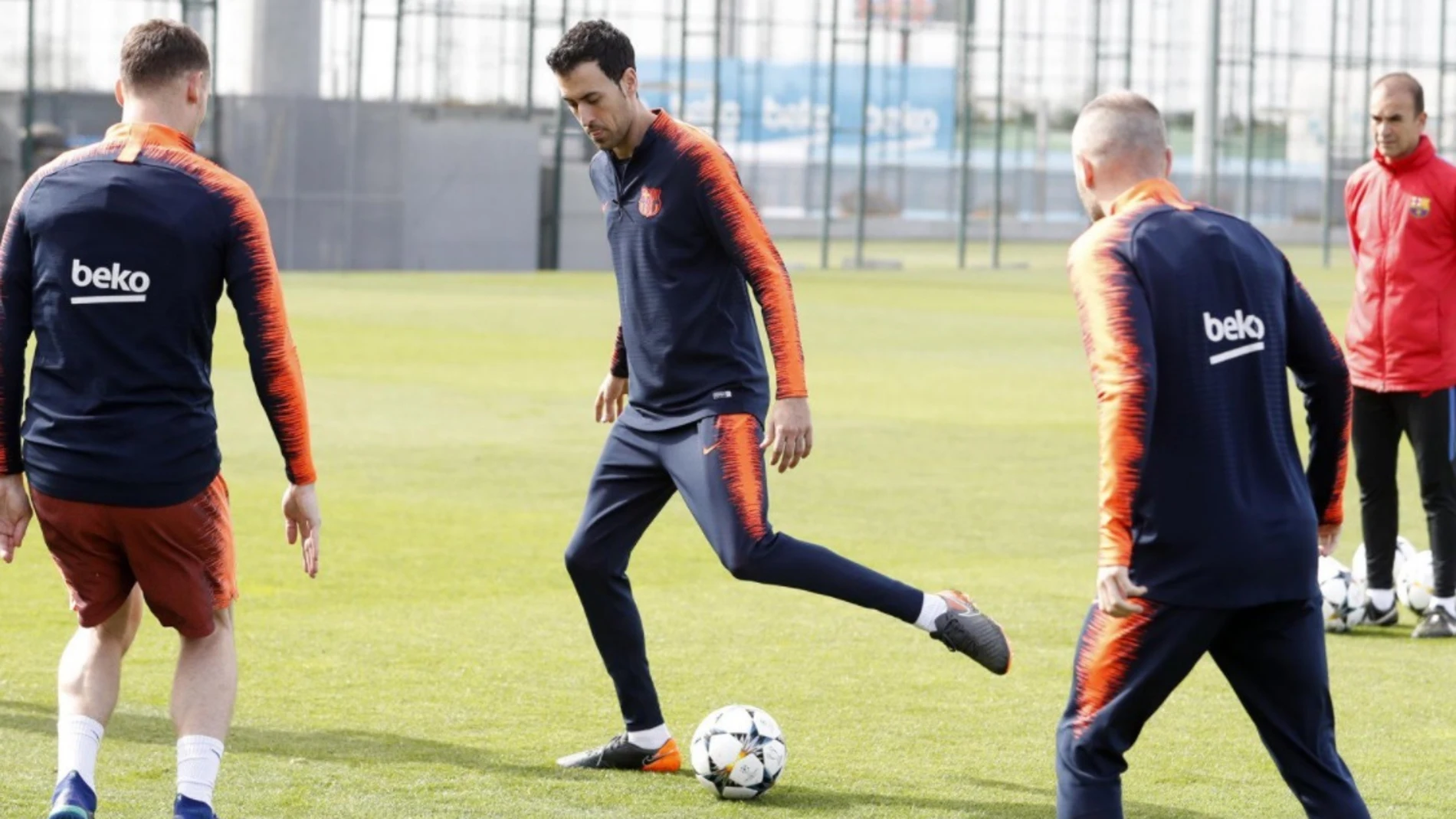 Busquets, en el entrenamiento del Barcelona