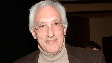 Muere a los 74 años Steven Bochco, el productor de 'Canción triste de Hill Street'