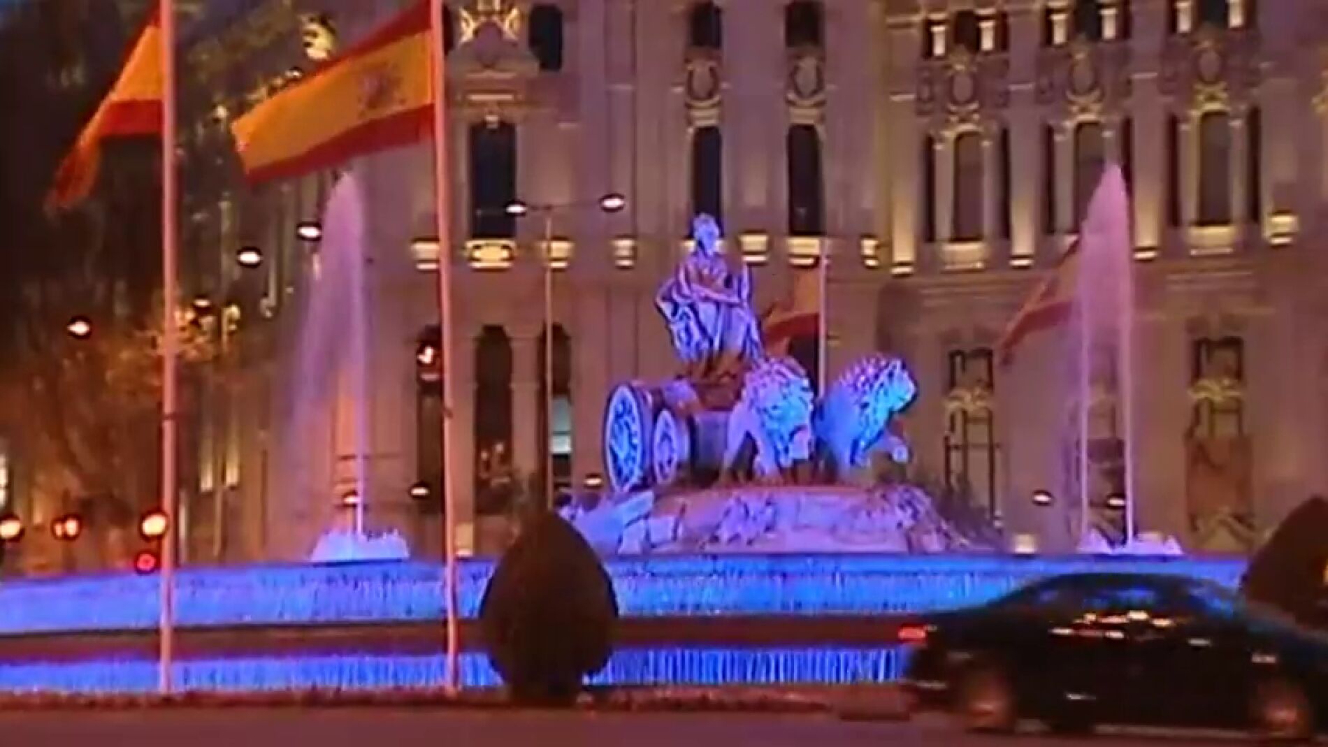 M&aacute;s de 200 monumentos y edificios emblem&aacute;ticos de Espa&ntilde;a se ti&ntilde;en hoy de azul para visibilizar el autismo