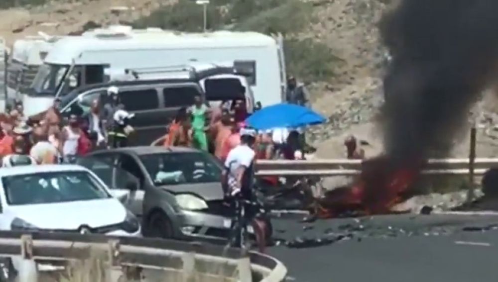 Cuatro heridos en una colisión entre un coche y dos motos