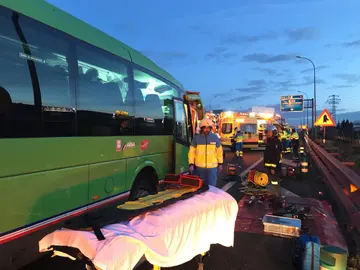 Imagen del 112 del accidente entre un autobús y dos camiones en Pinto Imagen del 112 del accidente entre un autobús y dos camiones en Pinto