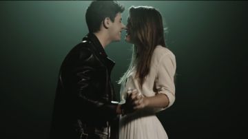 Amaia y Alfred en el videoclip de "Tu Canción"