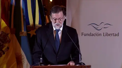 Rajoy llama a cooperar contra "mitos nacionalistas y populismos trasnochados" Rajoy llama a cooperar contra "mitos nacionalistas y populismos trasnochados"