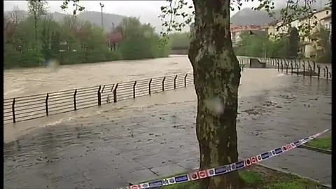 Los ríos a punto de desbordarse en el norte Los ríos a punto de desbordarse en el norte
