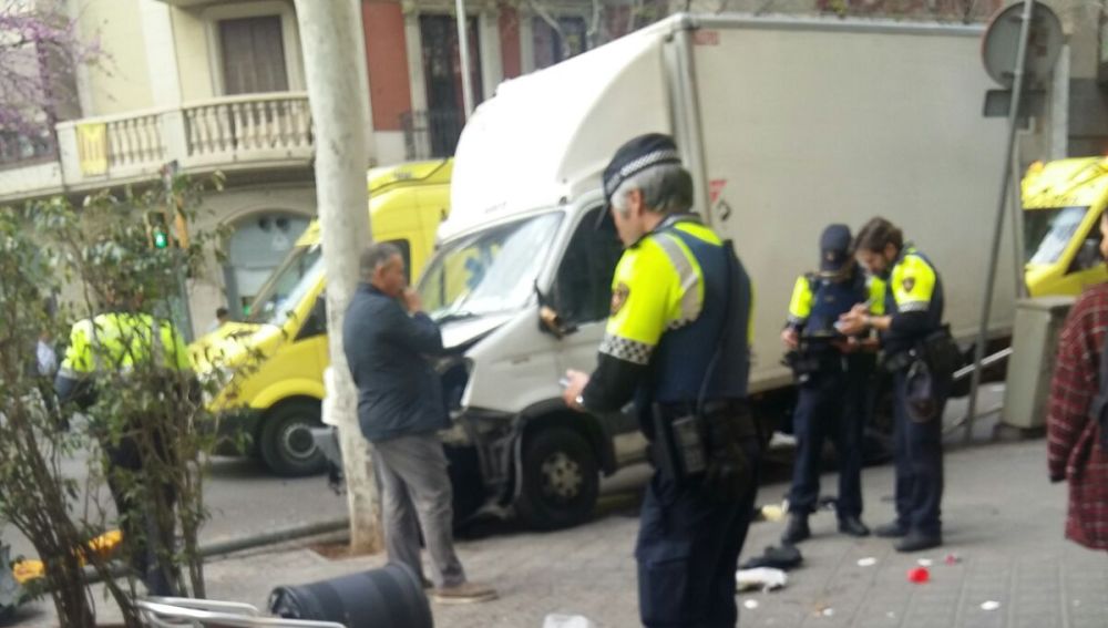 Atropello accidental de un camión sin frenos en Barcelona
