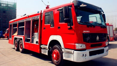 Un herido grave y 15 leves en el incendio de una vivienda en Cartagena (Murcia) 