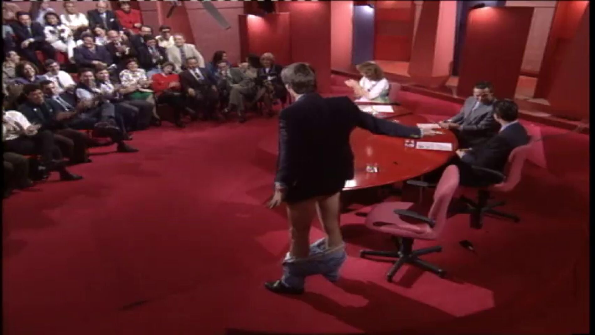 Jesulín de Ubrique se desnuda en directo para mostrar sus cicatrices