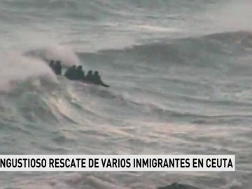 Angustioso rescate de varios inmigrantes en Ceuta