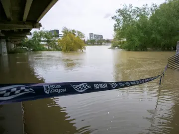 Imagen del río Ebro a su paso por la ciudad de Zaragoza Imagen del río Ebro a su paso por la ciudad de Zaragoza