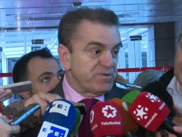 El secretario general del PSOE-M admite una irregularidad en su CV durante "unos años" porque no es licenciado en Matemáticas El secretario general del PSOE-M admite una irregularidad en su CV durante "unos años" porque no es licenciado en Matemáticas