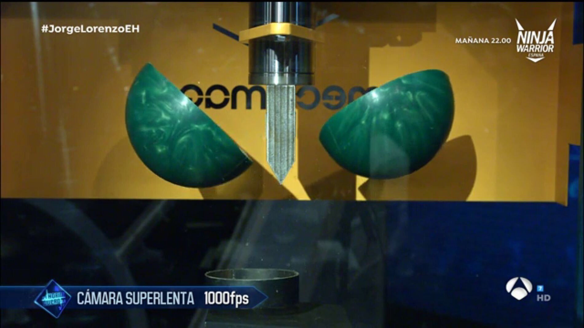 Jorge Lorenzo prueba la guillotina hidr&Atilde;&iexcl;ulica de 'El Hormiguero 3.0'