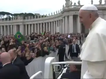 El Papa pide perdón y reconoce haber cometido "graves equivocaciones de valoración" en el caso Barros El Papa pide perdón y reconoce haber cometido "graves equivocaciones de valoración" en el caso Barros