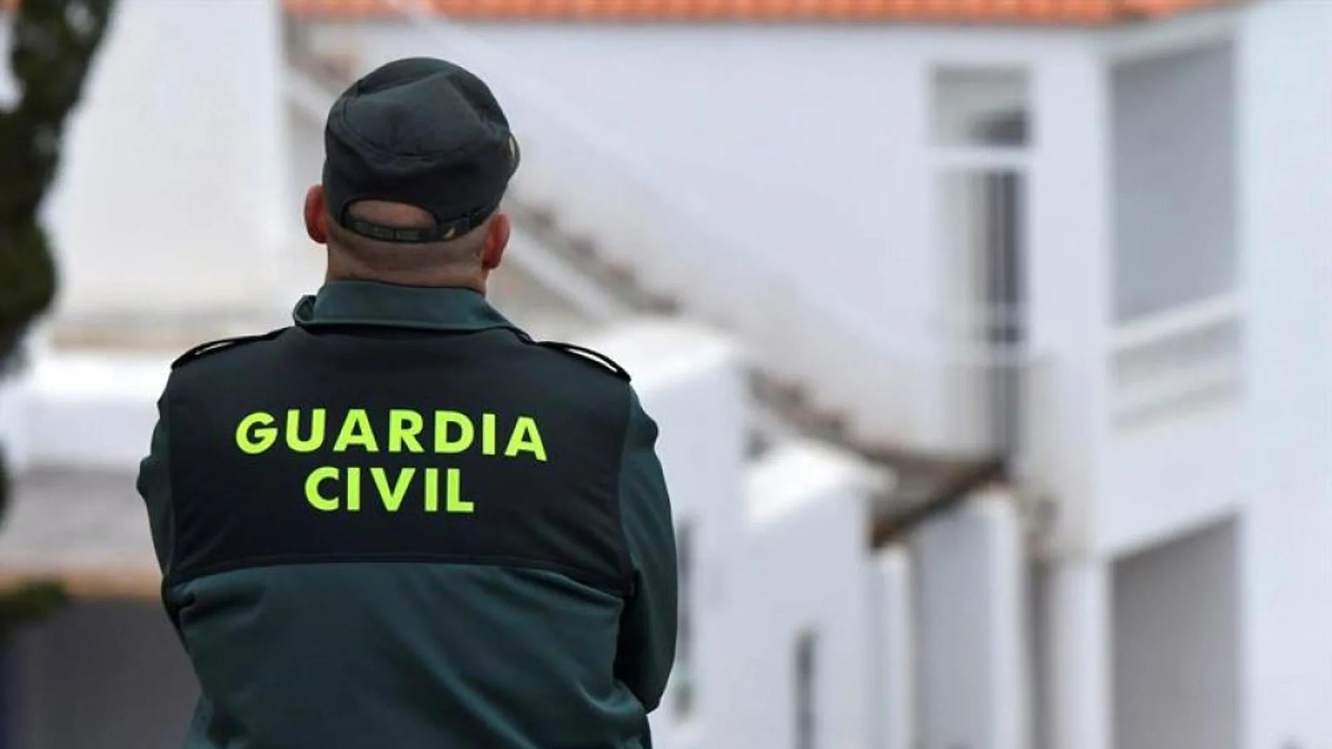 Imagen de archivo un agente de la Guardia Civil (Archivo) Imagen de archivo un agente de la Guardia Civil (Archivo)