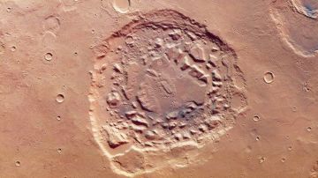 Misterioso cráter en el suelo de Marte