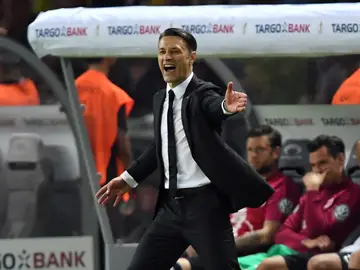 Niko Kovac da indicaciones durante un partido Niko Kovac da indicaciones durante un partido