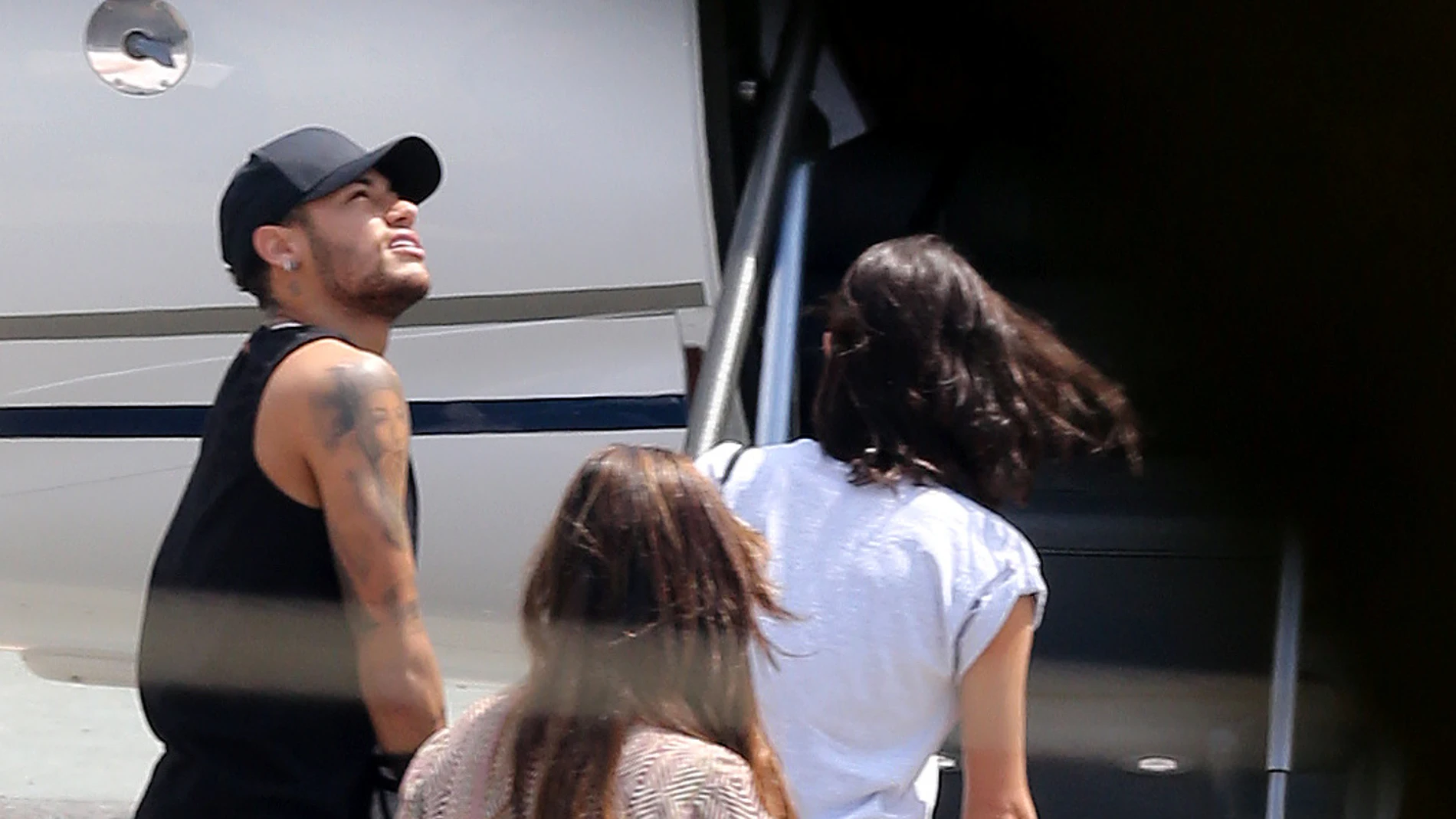 Neymar y su novia en Brasil Neymar y su novia en Brasil