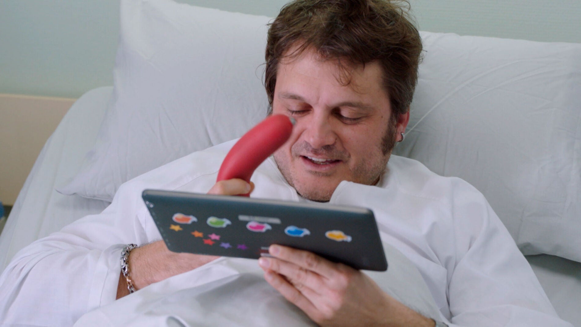 El er&oacute;tico bollo que esconde Joz&eacute; y hace re&iacute;r al equipo de &lsquo;All&iacute; Abajo&rsquo;