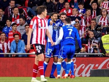 Adrián celebra su segundo gol en San Mamés