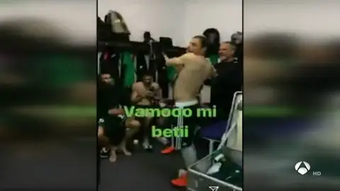 Joaquín anticipa la llegada de la Feria de Abril con una sevillana en Montilivi Joaquín anticipa la llegada de la Feria de Abril con una sevillana en Montilivi