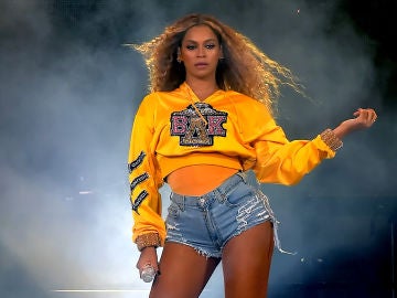 Beyoncé durante su actuación en Coachella 2018