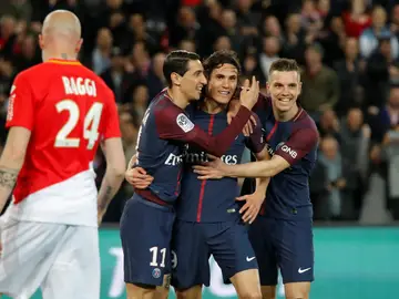 Cavani y Di Maria celebran un gol ante el Mónaco Cavani y Di Maria celebran un gol ante el Mónaco