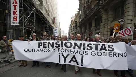 Miles de pensionistas se movilizan en Madrid por "unas pensiones dignas" Miles de pensionistas se movilizan en Madrid por "unas pensiones dignas"
