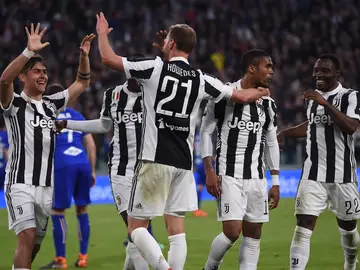 Benedikt Howedes celebra el segundo gol ante la Sampdoria Benedikt Howedes celebra el segundo gol ante la Sampdoria